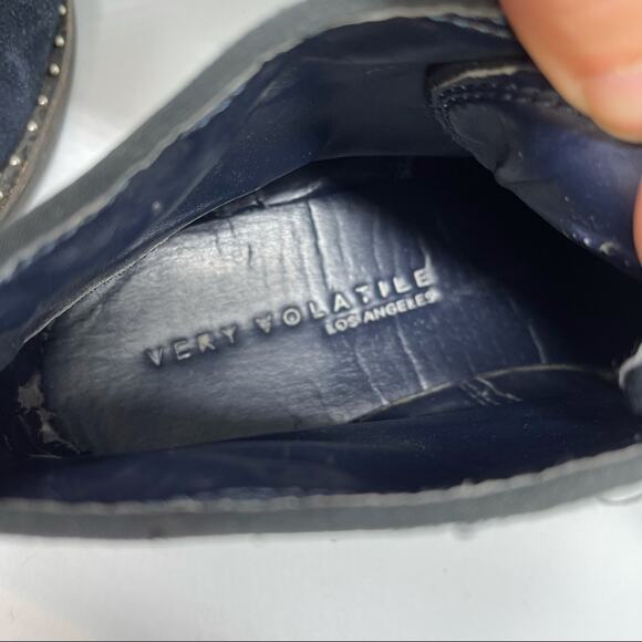 Very Volatile LA, Suede shoes. Size 8. In excellent condition! - Picture 5 of 6